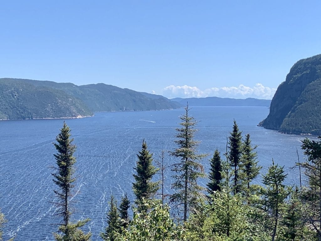 Vue panoramique du sentier de la Statue au Saguenay LM Le Québec
