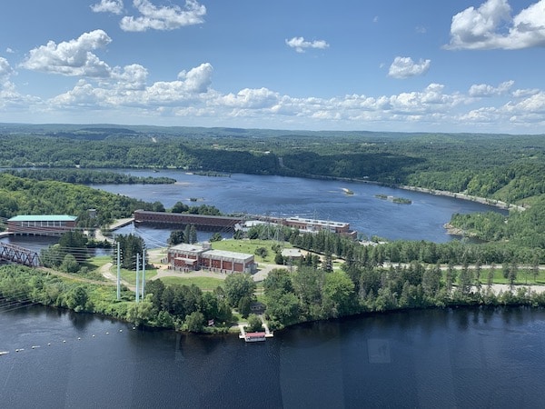Vue de la Tour dObservation dHydro Quebec LM Le Québec